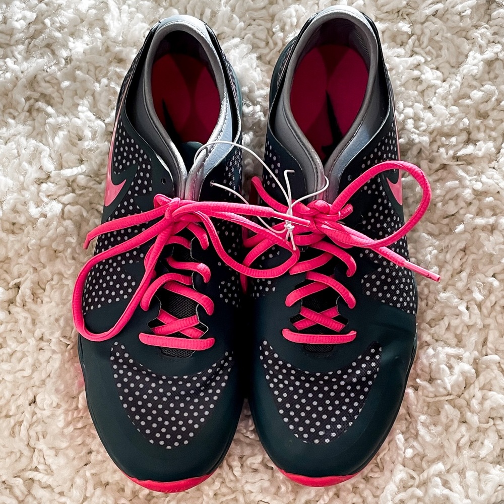 Nike Tennis Shoes